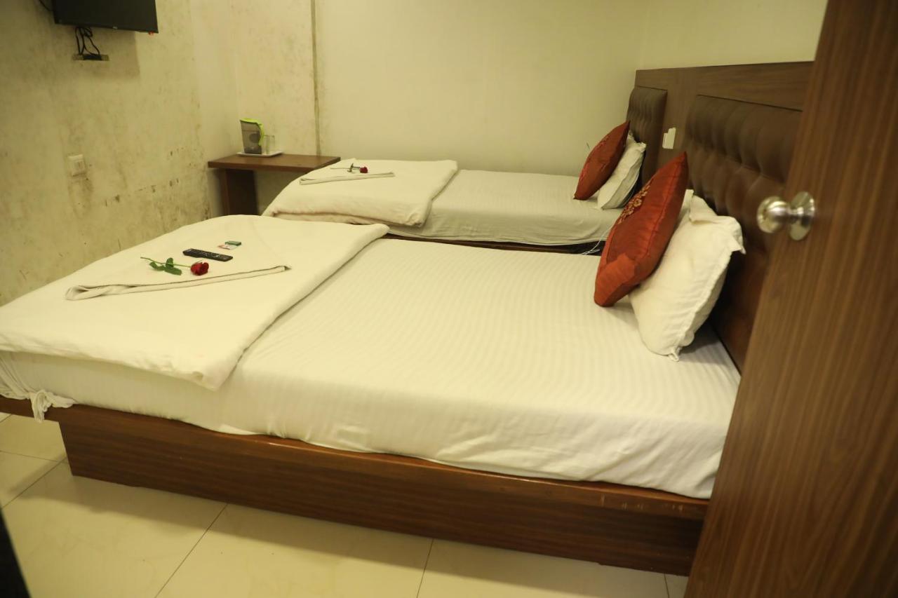 Hotel Shiv Leela Grand Mumbai Exterior photo